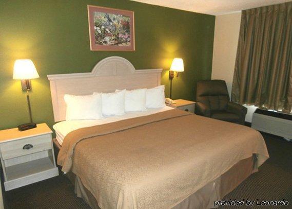 Quality Inn Merriam Kansas Экстерьер фото