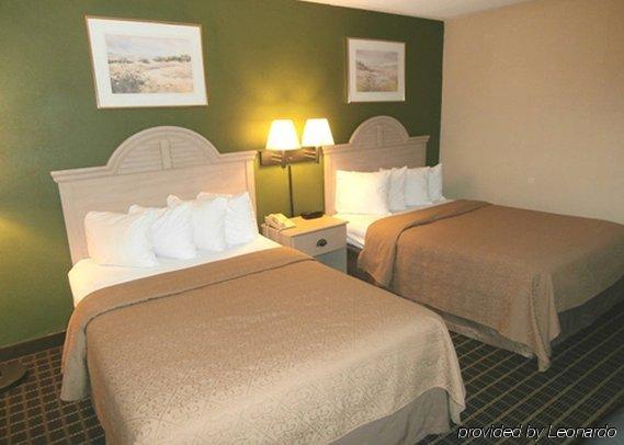 Quality Inn Merriam Kansas Экстерьер фото