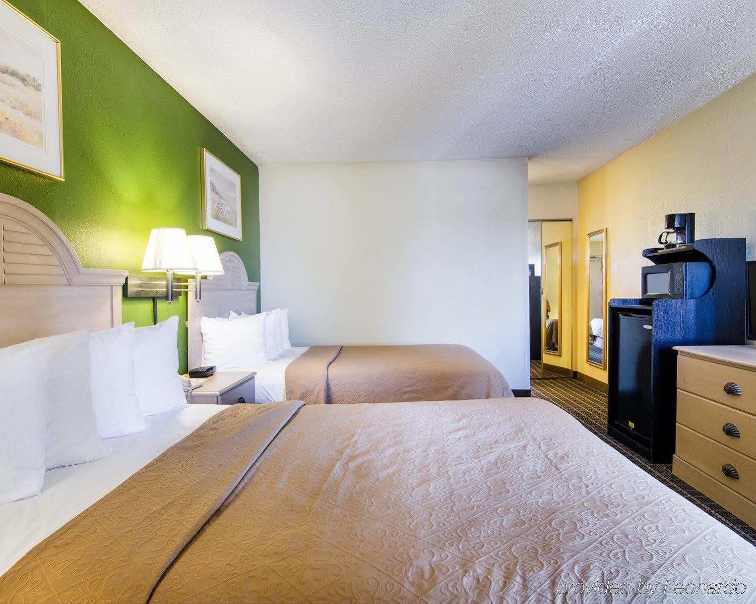 Quality Inn Merriam Kansas Экстерьер фото